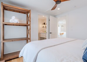7 bedrooms, desk, iron/ironing board, travel cot