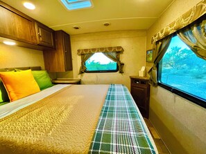 1 bedroom, iron/ironing board, WiFi, bed sheets - Ramblin' Rose: a sweet Glamper for 2 under the stars in Dripping Springs (Dripping Springs)