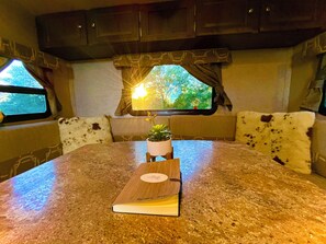 Interior - Ramblin' Rose: a sweet Glamper for 2 under the stars in Dripping Springs (Dripping Springs)