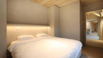 4 slaapkamers, reisbedje, wifi, beddengoed