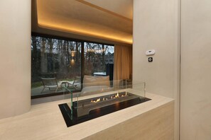 Interior - Experience luxury and relaxation in the Wellness Suite, featuring a sauna, jacuzzi, and a serene forest-edge location. (Heusden-Zolder)