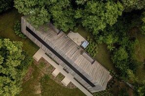 Exterior - Experience luxury and relaxation in the Wellness Suite, featuring a sauna, jacuzzi, and a serene forest-edge location. (Heusden-Zolder)