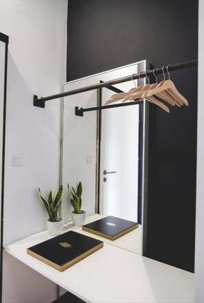 Interior - SWEET Syntagma Suite 3 - modern, classy, bright (Athina)