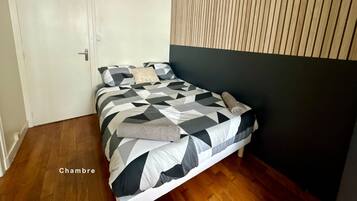 1 chambre, lit parapluie, Wi-Fi, draps fournis