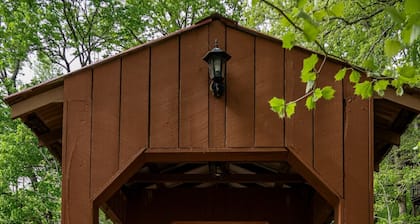 Serene Cedar's Edge Room 2