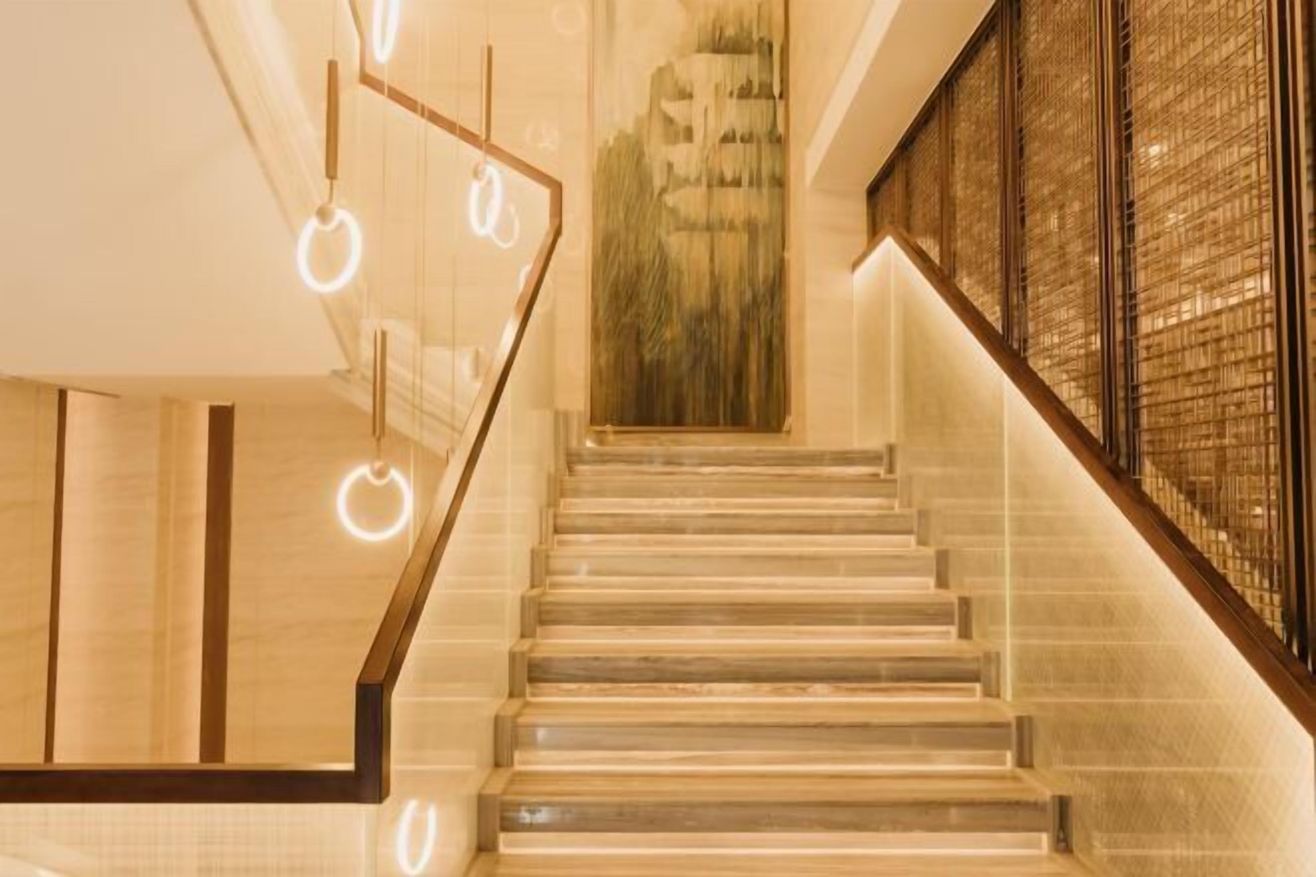 المنشأة من الداخل