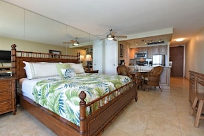 1 bedroom, desk, free WiFi, bed sheets - Breathtaking Views! - Oceanfront! Mahana 813! (Lahaina)