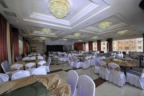 Banquet hall - You Yi Feng Hotel (Habahe)