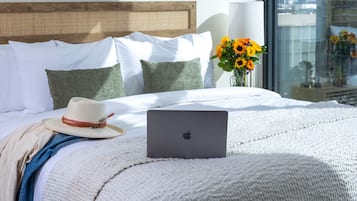 デラックス アパートメント 2 ベッドルーム ベイビュー (QueenBed) | 1 室のベッドルーム、客室ごとに異なる装飾、客室ごとに異なるインテリア、アイロン / アイロン台