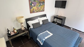 1 chambre, fer et planche à repasser, Wi-Fi, draps fournis