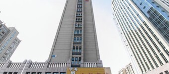 Yiyi Hotel