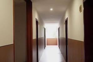 Imej tidak diklasifikasikan, 4 daripada 8, butang