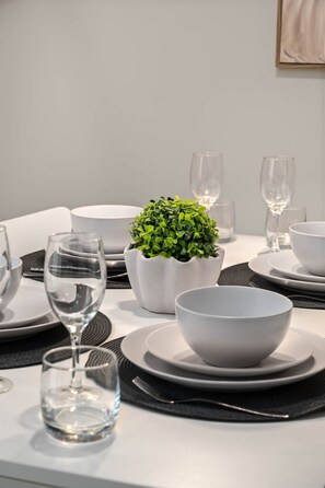 Dining - 2 Bdr Apt! Train! Parking! Restaurants! 2144D2 (Sunnybank)