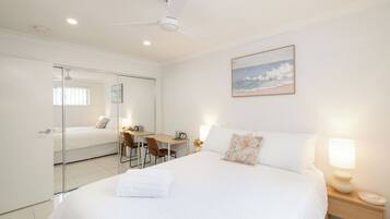 1 bedroom, desk, iron/ironing board, free WiFi