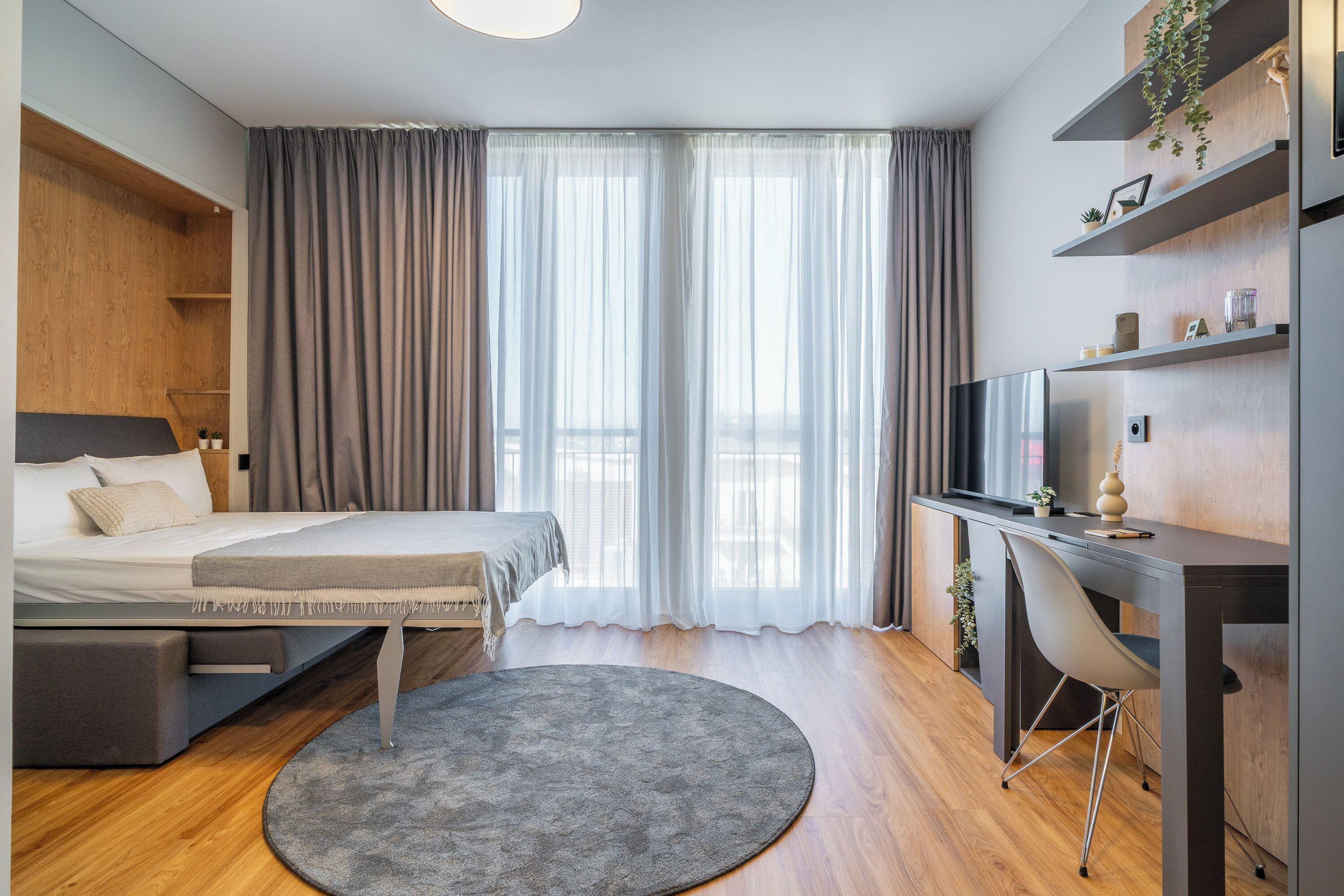 Deluxe Apartment, Mobility Accessible | Desk, laptop workspace, iron/ironing board, free WiFi