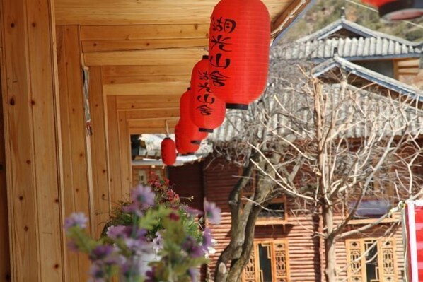 Property grounds - Wuhu Huguang Mountain House Inn (Yanyuan)