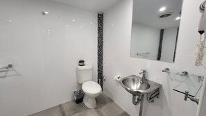 Bathroom - Jesmond Studio with Spa (Jesmond)