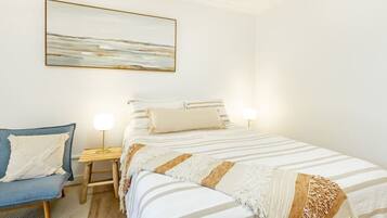 Bügeleisen/Bügelbrett, WLAN, Bettwäsche