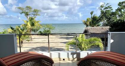 Beachfront Paradise: Pool, Sand Volleyball & Rooftop