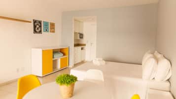 Suite Standar, balkon, pemandangan laut | 1 kamar tidur dan Wi-Fi gratis