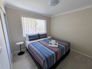 3 bedrooms, iron/ironing board, free WiFi, bed sheets