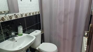 Handdukar och toalettpapper