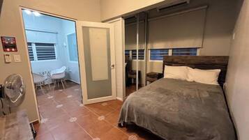 3 bedrooms, iron/ironing board, travel crib, WiFi