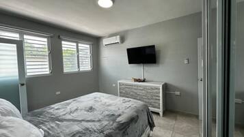 3 bedrooms, iron/ironing board, travel crib, free WiFi