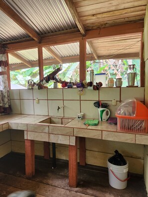 Family Cabin, Garden View | Private kitchen