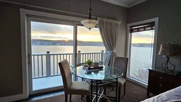 1 多间卧室、熨斗/熨衣板、WiFi、床单