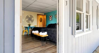 Marvin Gardens Motel Old Orchard Beach - Double Room with Two Double Beds