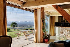 Dining - Bourdasse farmhouse with Pyrenees views, swimming pool, sauna and Nordic bath (SAUCEDE)