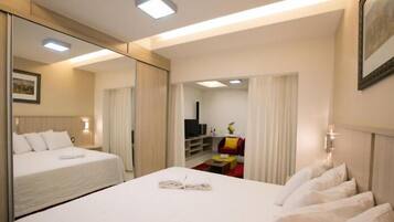 Suite – deluxe, byutsikt | Wi-fi (inkludert)