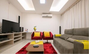 Deluxe Suite, City View | 1 bedroom, free WiFi