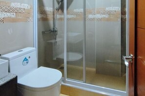 Room - RedDoorz @ LQJ Hotel Old Buswang Kalibo (Kalibo)