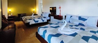 RedDoorz @ LQJ Hotel Old Buswang Kalibo