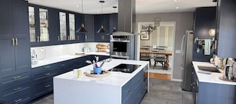 Self Contained, Lake Community, 3 bed, 4 bath, 2 story, 2000 sq ft House