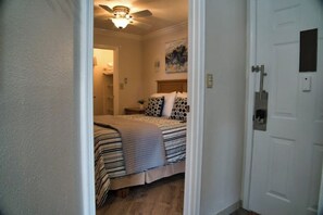 1 bedroom, iron/ironing board, WiFi, bed sheets - Island Beachwalk Waterfront! 2 Pools/Hot Tubs View

 (Galveston)