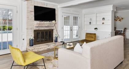 Charming 4-bedroom 3.5 bath house with pool, fitness room in Sugar Land,