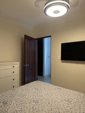 3 Schlafzimmer, Bügeleisen/Bügelbrett, WLAN, Bettwäsche