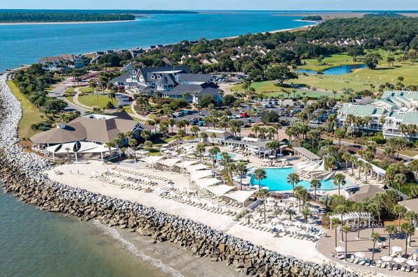 Exterior - Pet Friendly Beach Villa Seabrook Club Access (Seabrook Island)