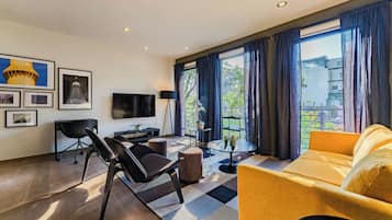 Appartement, 3 chambres, balcon, vue ville | Coin séjour