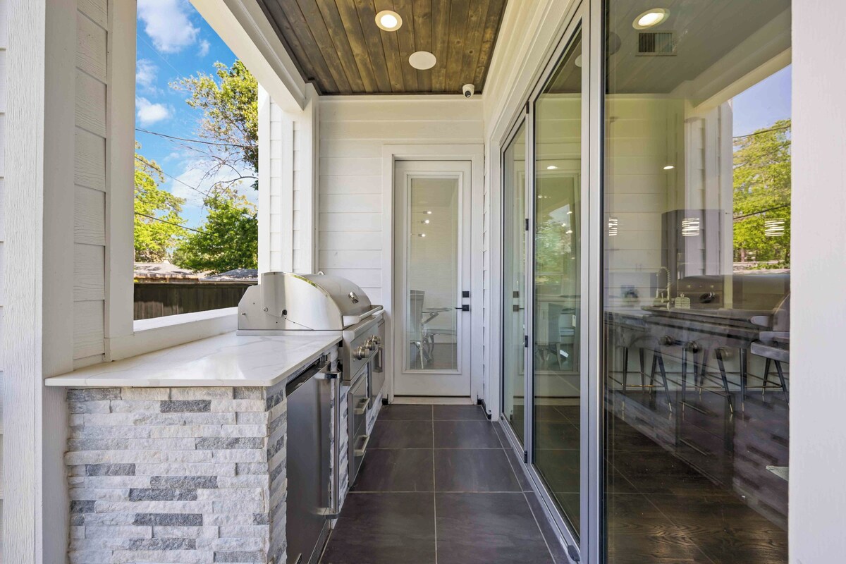 Photo 4 of Spacious 5-bedroom house In Houston, TX