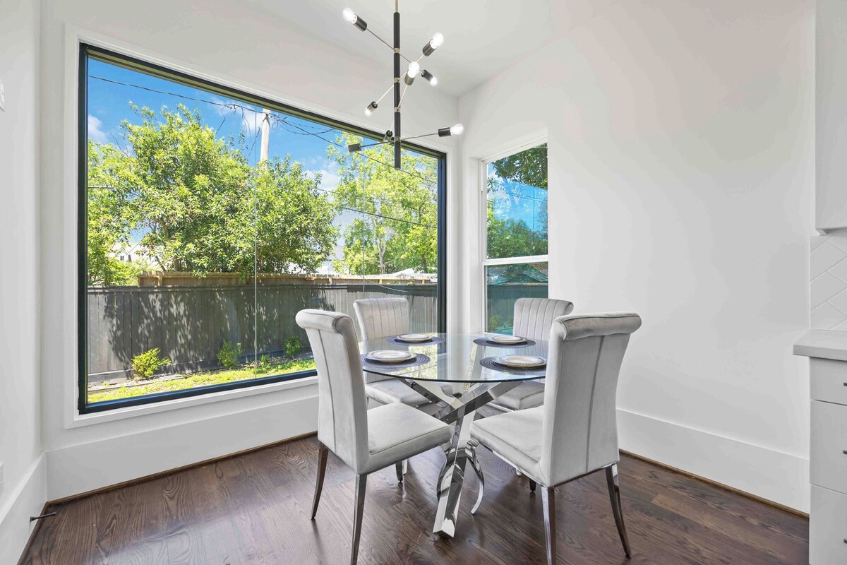 Photo 9 of Spacious 5-bedroom house In Houston, TX