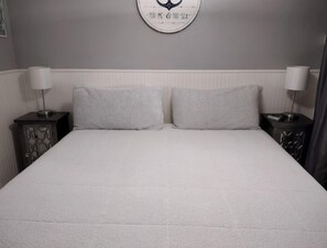 1 bedroom, WiFi, bed sheets - Beach Escape Seawall View 2 Pool

 (Galveston)