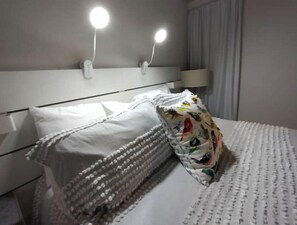 1 habitación, wifi y ropa de cama