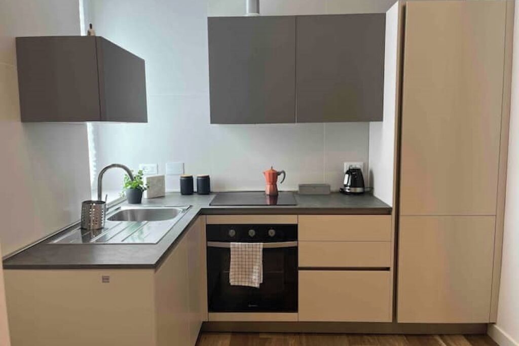 Refrigerador, horno, parrilla de estufa y lavavajillas 