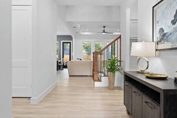 Interior - New Listing* Modern Lake Conroe Oasis Pool Access, Near Golf, New Listing Modern Lake Conroe Oasis (Montgomery County)