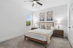 5 habitaciones, tabla de planchar con plancha, wifi y ropa de cama