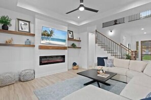 TV, fireplace